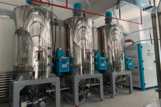 Donnant le système de alimentation centralisé matière plastique pour le processus d'extrusion