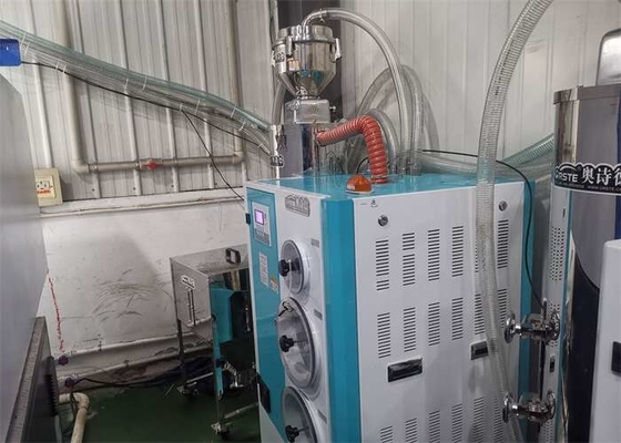 Silos en plastique de cuve de stockage d'acier inoxydable de granule adaptés aux besoins du client avec la caisse d'aspiration