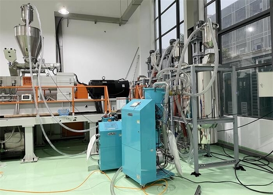 Dessiccateur de crystalliseur d'ANIMAL FAMILIER de PLA TPU de PA 300 kg/h heures de capacité pour avec la puissance élevée de couple