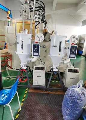 Sécheuse à trémie déshumidifiante en plastique pour la production à grande échelle Séchage Silo Couleur grise