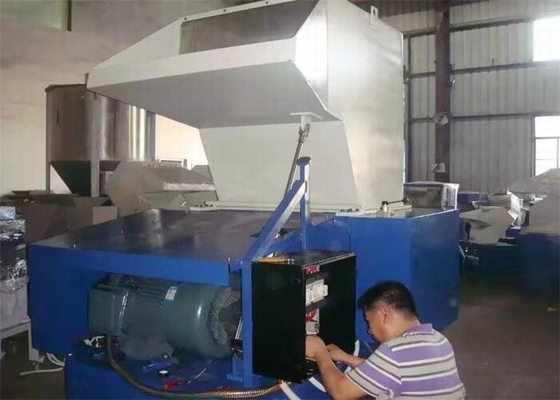 Gray Central Granulating Granulator Plastic réutilisant la grande vitesse de machine de défibreur