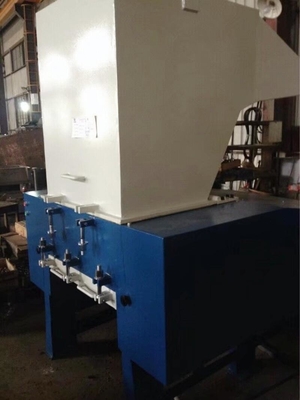 Vitesse rapide SKD-11 OG-30FS de défibreur de machine en plastique industrielle centrale de granulatoire