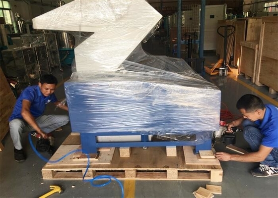 Machine à grande vitesse centrale en plastique de défibreur de granulatoire 50 kg/h heures - 500 kg/h heures de capacité