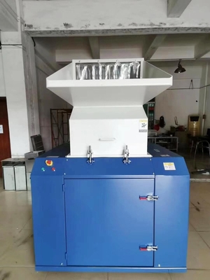 Machine de réutilisation en plastique à grande vitesse SKD-11 de granulatoire pour la coupe de défaut
