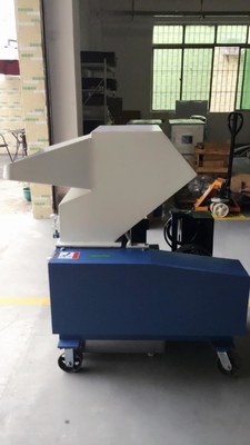 Le plastique 7.5KW déserte la machine à grande vitesse OG-10FS Gray Color de Pulverizer de granulatoire