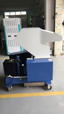 Le plastique 7.5KW déserte la machine à grande vitesse OG-10FS Gray Color de Pulverizer de granulatoire