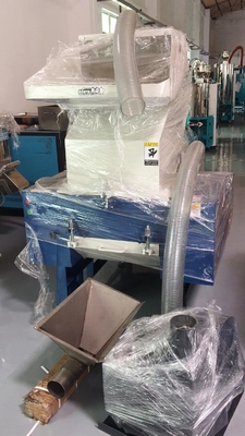 Machine à grande vitesse centrale en plastique de défibreur de granulatoire 50 kg/h heures - 500 kg/h heures de capacité