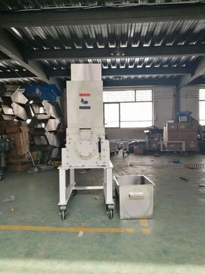 Broyeur en plastique à vitesse réduite blanche OG-1LS du granulatoire 1.5KW 20 kg/h heures de capacité