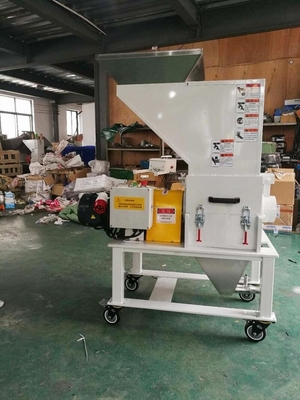 Broyeur en plastique à vitesse réduite blanche OG-1LS du granulatoire 1.5KW 20 kg/h heures de capacité