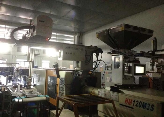 Conducteur gravimétrique de plastiques de mélangeur en lots d'extrusion de coup d'injection automatique