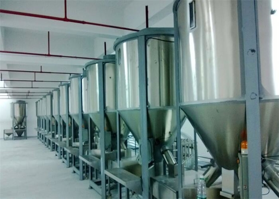 Un mélangeur vertical industriel en plastique avec puissance moteur personnalisable