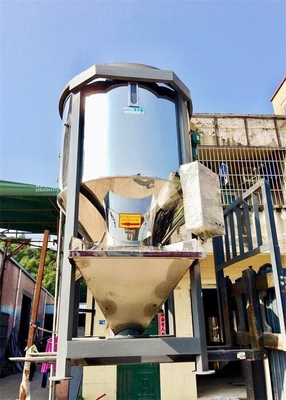Machine à mélanger des séchoirs de mélange de plastique à vis motorisée de 3,75 à 7,5 kW