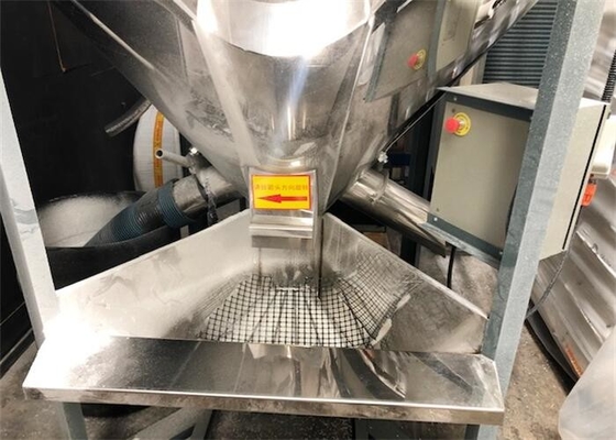 Le SUS a poli le mélangeur en plastique vertical de malaxeur semi automatique pour des granules