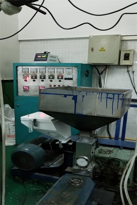 220V / unité de dosage volumétrique en plastique de Masterbatch du malaxeur 380V