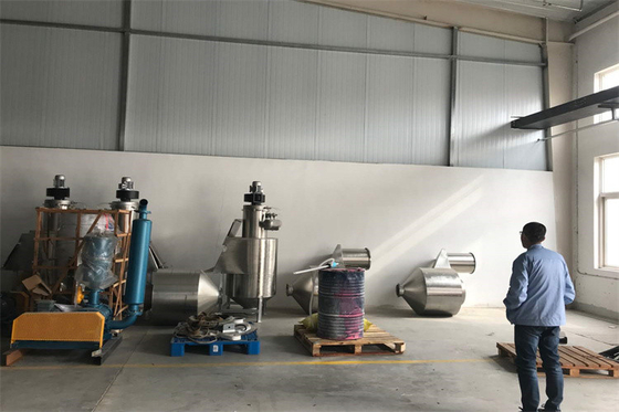Système d'alimentation centralisé automatisé de 500 à 2000 kg pour le séchage des matières plastiques