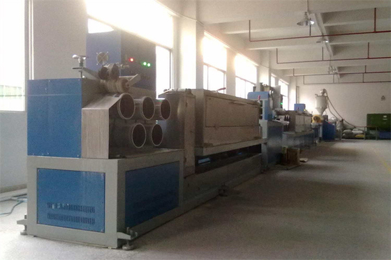 Pp blancs emballant la chaîne de production en plastique de courroie extrusion faisant la machine