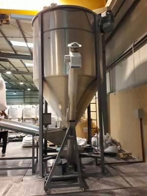 Convoyeur automatique en plastique en acier de conducteur de vis de chargeur de SUS pour des flocons de granules