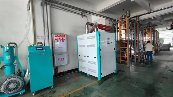Sécheuse à trémie déshumidifiante en acier inoxydable 4-40 kW pour le séchage des granulés de plastique