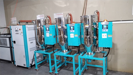 Sécheuse à trémie déshumidifiante en acier inoxydable 4-40 kW pour le séchage des granulés de plastique